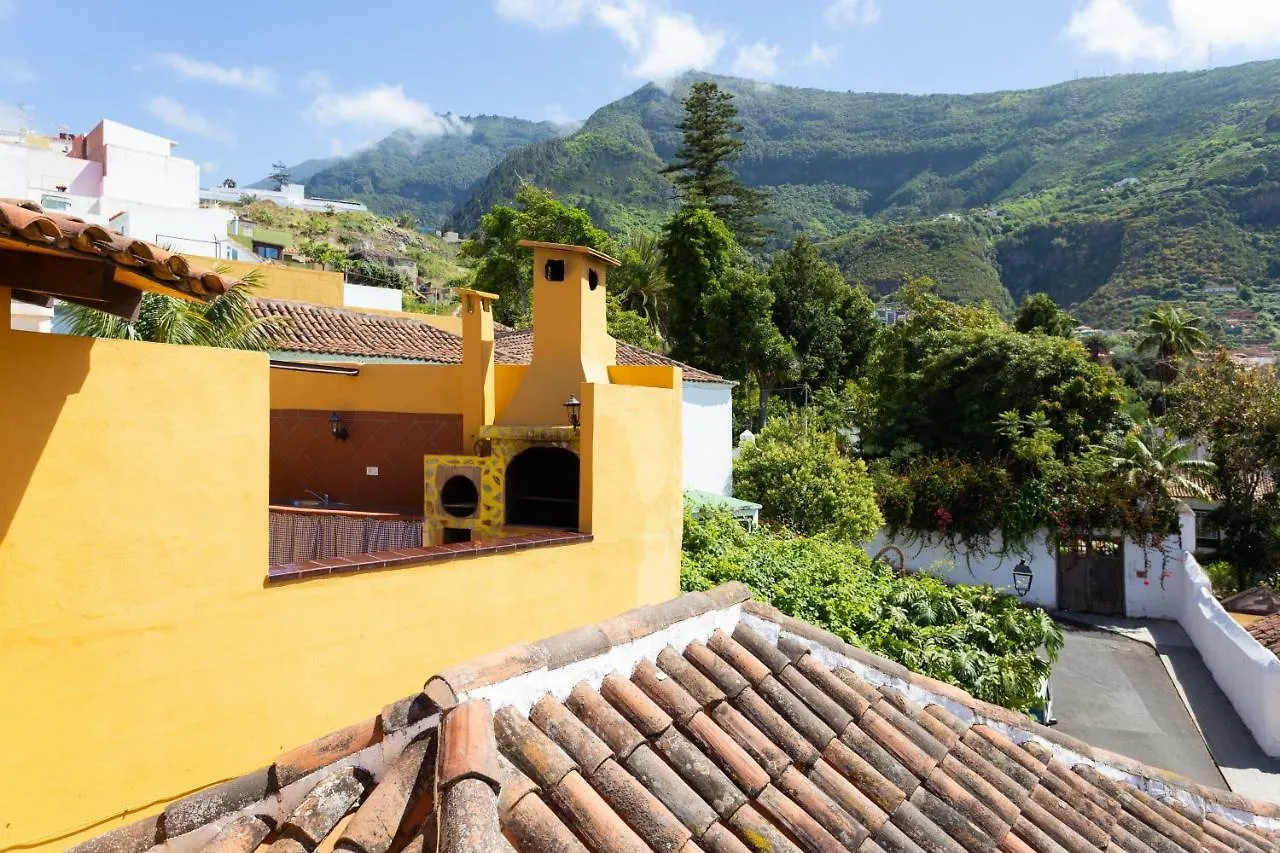 Canarian House With Views And Pool Los Realejos